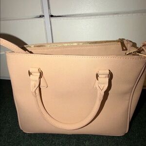 Forever 21 Peach Tote Bag
Brand new without tag
